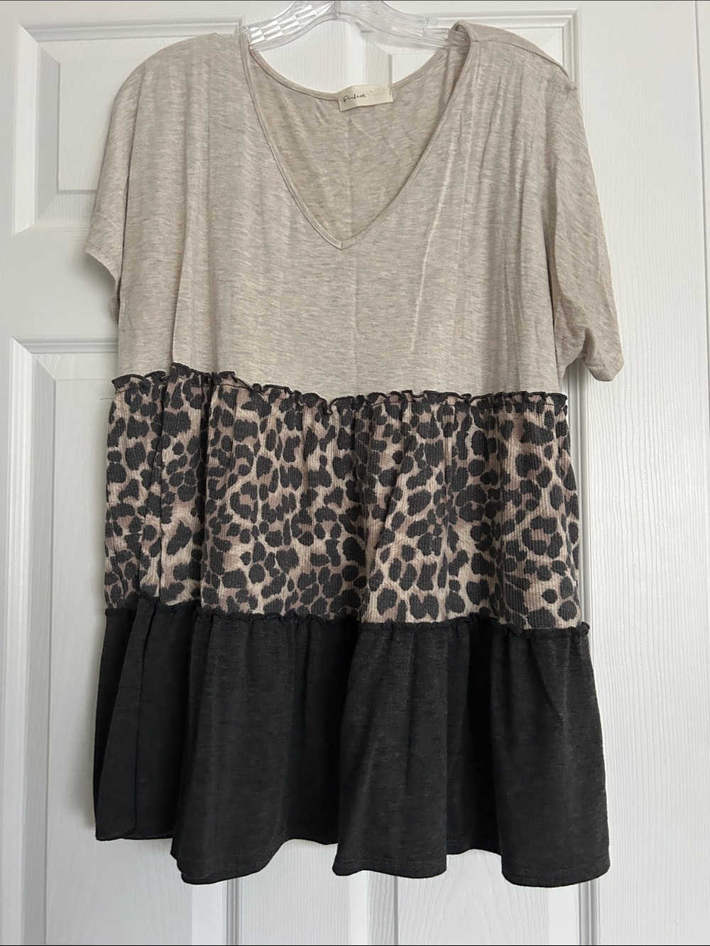 Mixed-Tier Short Sleeve Tee in Beige and Black with Leopard Print